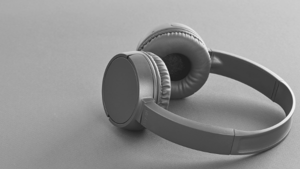 Anniversary Gifts for Him Gift Idea 5: Set of Wireless Headphones